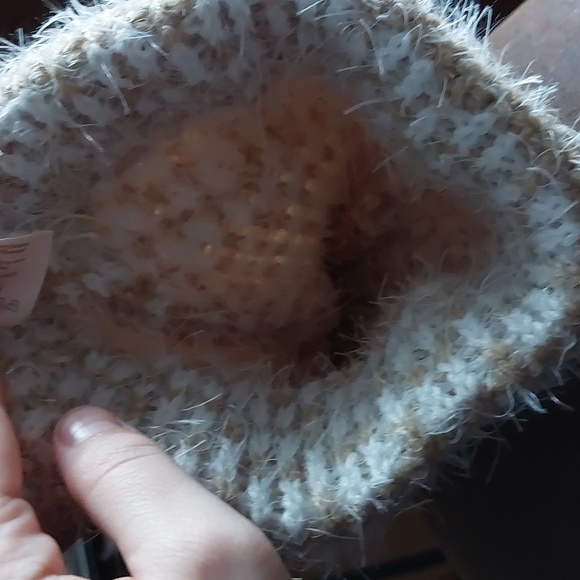 Natural colored tuque - Picture 4 of 4
